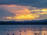 Sonnenstrahlen Fächer im Lichtfenster in der Wolkendecke